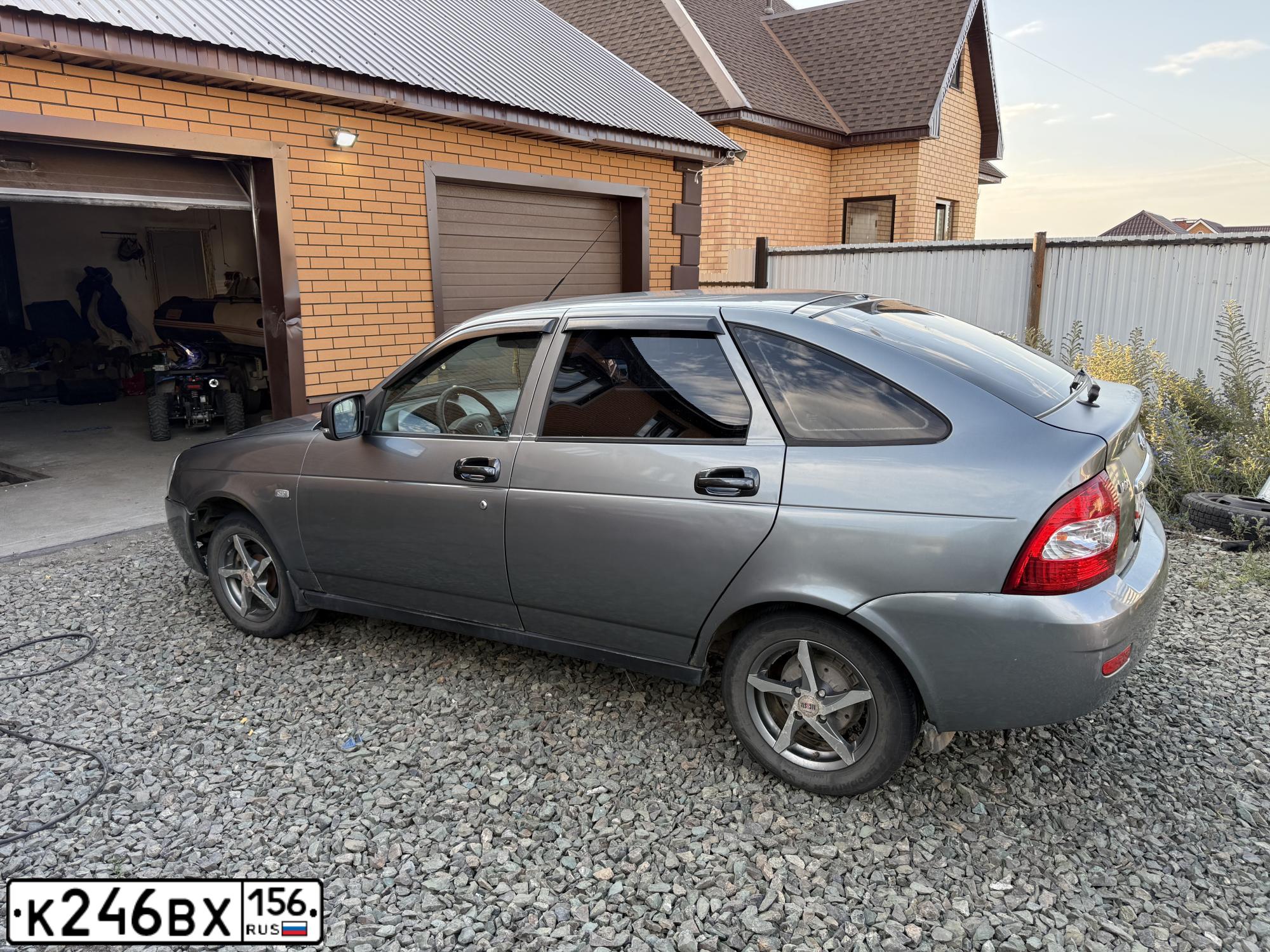 Фото автомобиля LADA 2172 PRIORA, 2012 — госномер К246ВХ156. Цвет: СРЕДНИЙ СЕРО-ЗЕЛЕНЫЙ МЕТ.