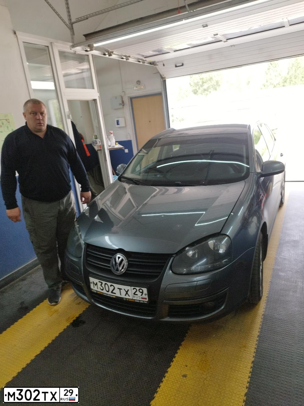 Фото автомобиля VOLKSWAGEN JETTA, 2010 — госномер О253ВТ197. Цвет: ТЕМНО-СЕРЫЙ