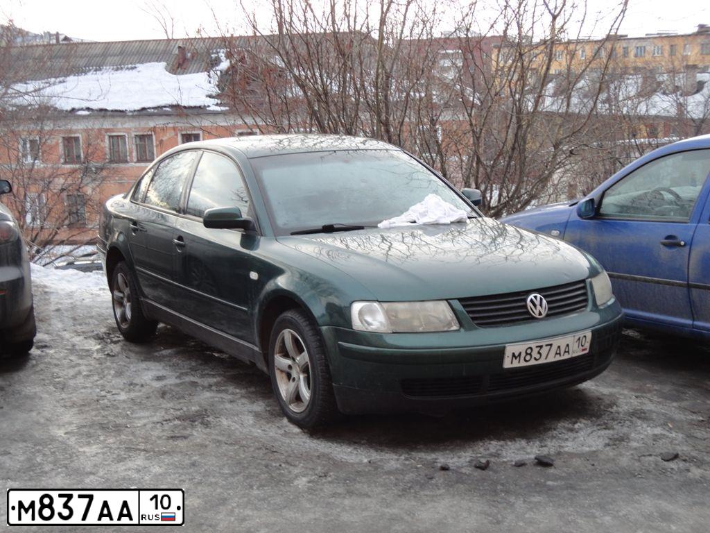 Фото автомобиля VOLKSWAGEN PASSAT, 1988 — госномер С971УА39. Цвет: ЗЕЛЕНЫЙ