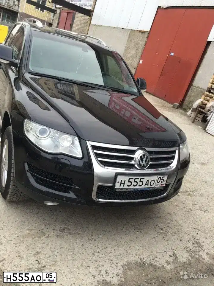 Фото автомобиля TOYOTA LANDCRUISER 200, 2013 — госномер А001МР164. Цвет: ЧЕРНЫЙ