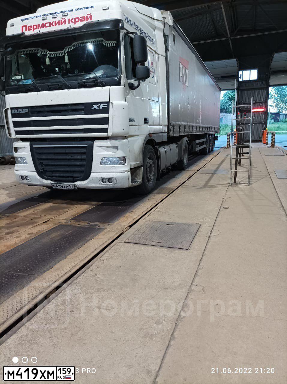 Фото автомобиля DAF XF 105 FT /4X2/, 2019 — госномер М419ХМ159. Цвет: БЕЛЫЙ