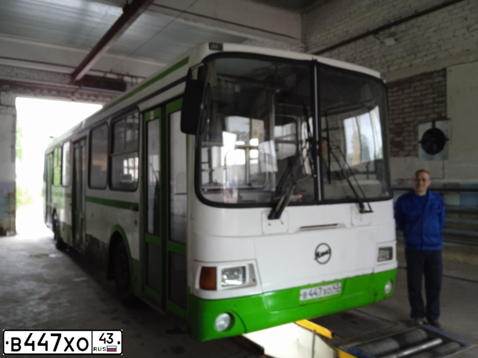 Фото автомобиля LIAZ 5256, 2006 — госномер К888ОО43. Цвет: БЕЛО-ЗЕЛЕНЫЙ