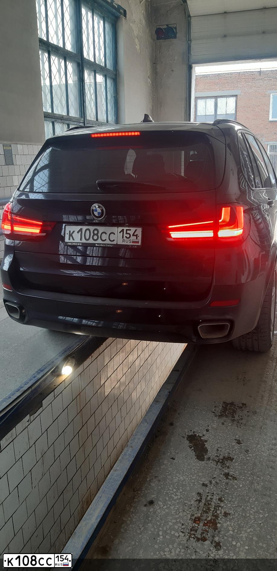 Фото автомобиля BMW X5, 2017 — госномер В031НУ122. Цвет: ЧЕРНЫЙ