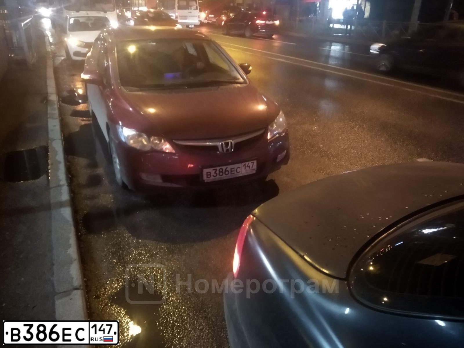 Фото автомобиля HONDA CIVIC, 2008 — госномер А641МК142. Цвет: ТЕМНО-КРАСНЫЙ