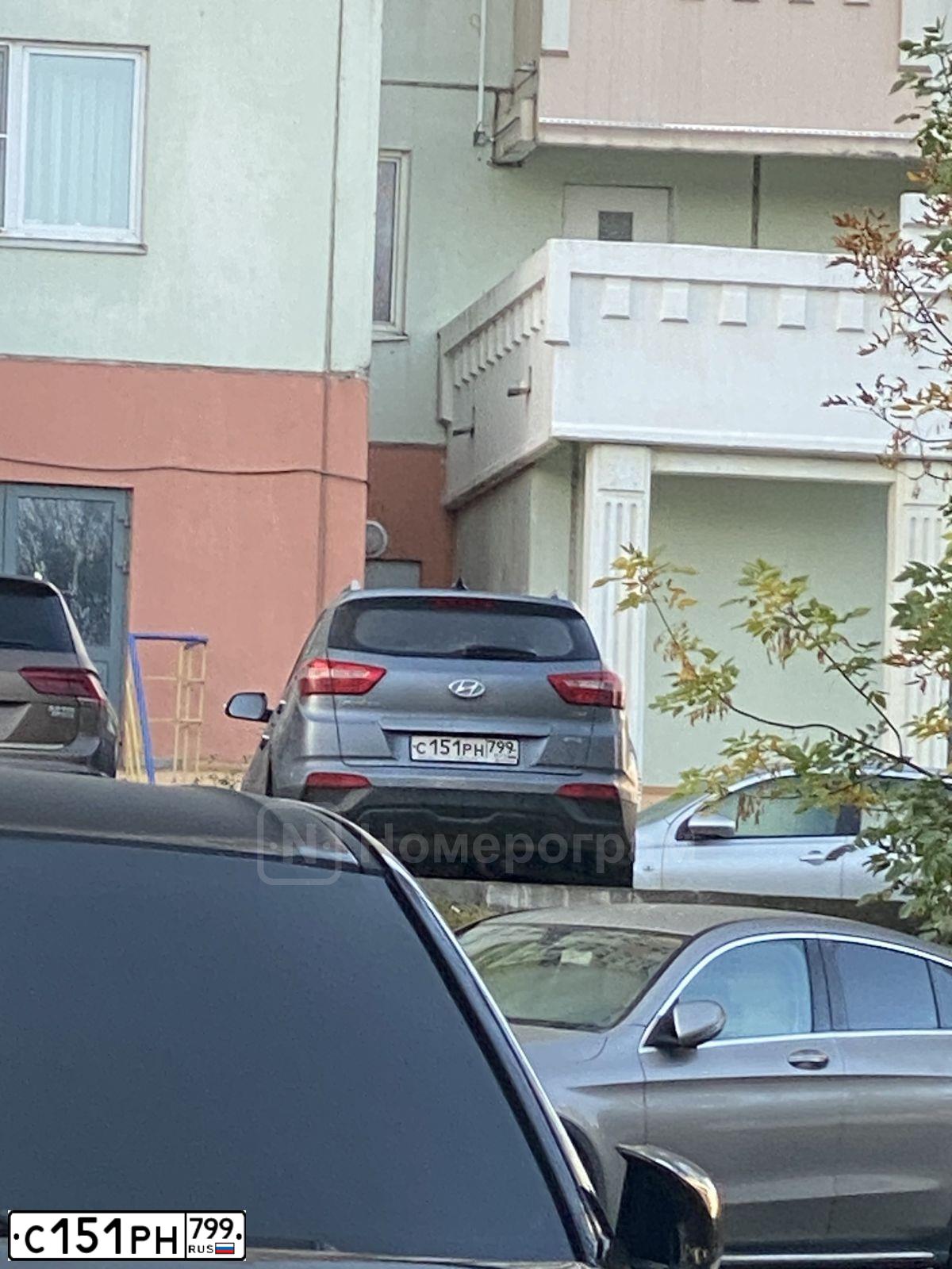 Фото автомобиля HYUNDAI CRETA, 2019 — госномер С151РН799. Цвет: Серый