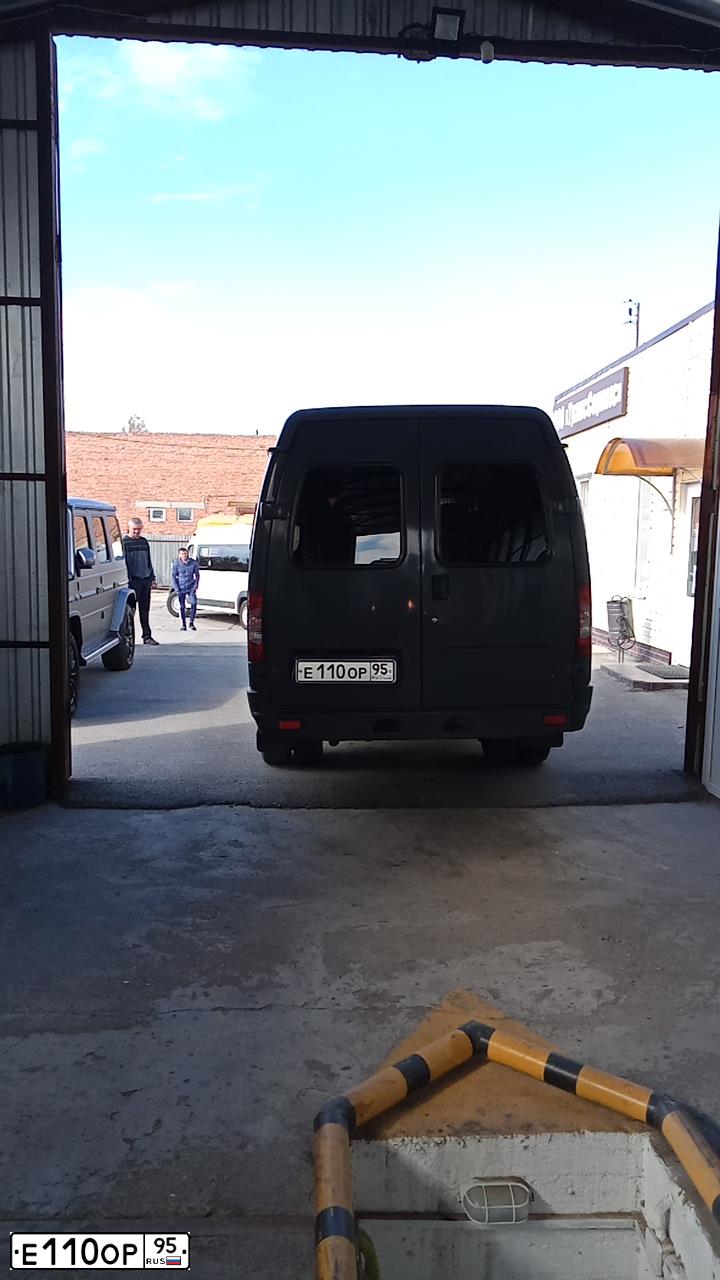 Фото автомобиля GAZ 3221 EL, 2013 — госномер Х076НТ05. Цвет: СЕРЫЙ