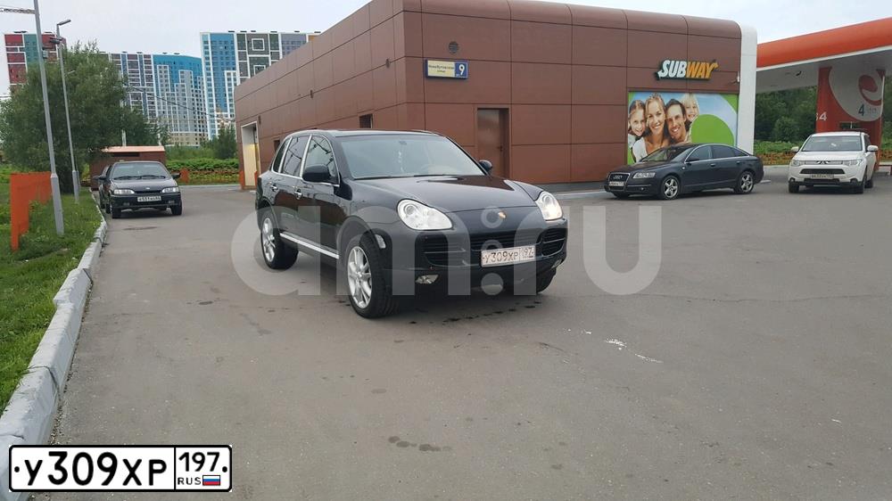 Фото автомобиля PORSCHE CAYENNE, 2004 — госномер У309ХР197. Цвет: ЧЕРНЫЙ