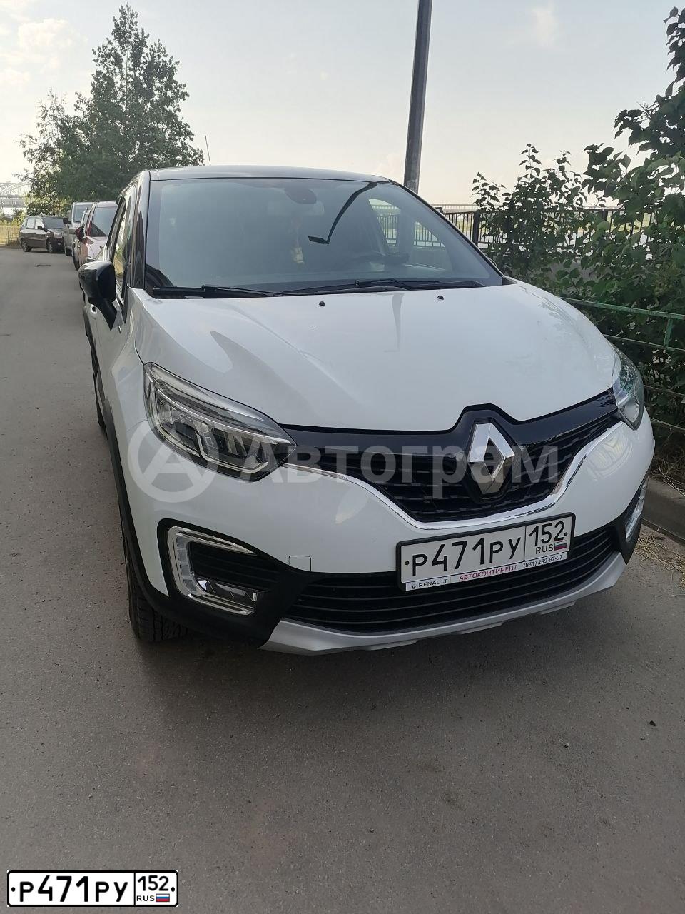 Фото автомобиля RENAULT KAPTUR, 2019 — госномер Р471РУ152. Цвет: Белый черный 