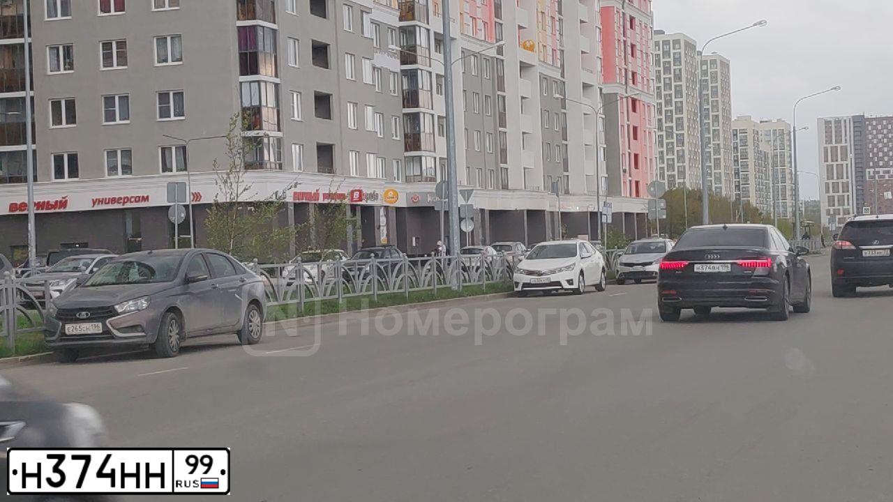 Фото автомобиля NISSAN TEANA, 2015 — госномер У684РТ33