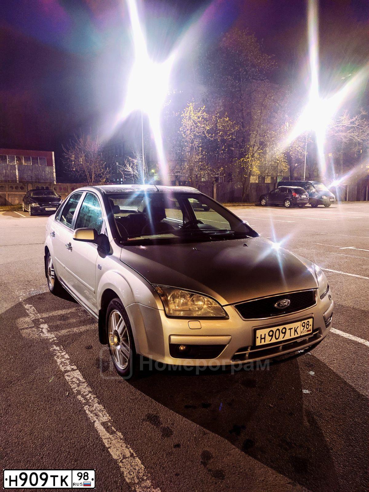 Фото автомобиля FORD FOCUS, 2007 — госномер Е320ОН53. Цвет: СЕРЕБРИСТЫЙ