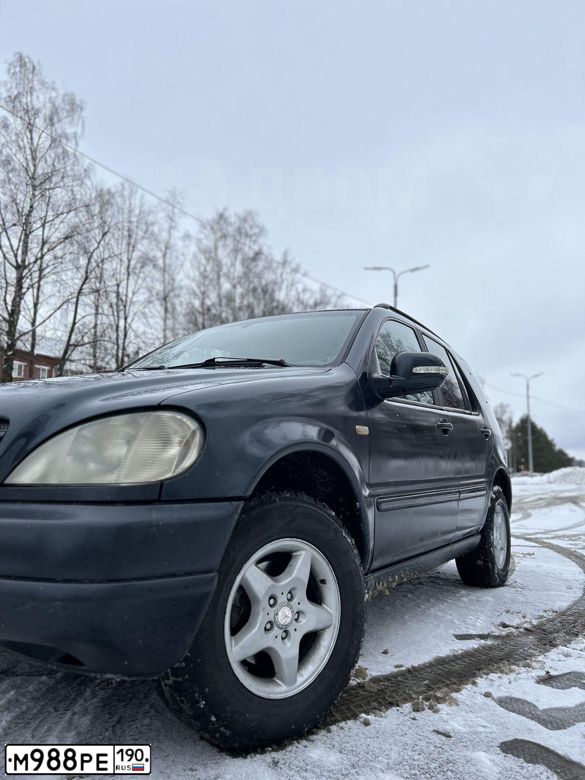 Фото автомобиля MERCEDES M-KLASSE, 1999 — госномер М988РЕ190. Цвет: СИНИЙ ТЕМНЫЙ