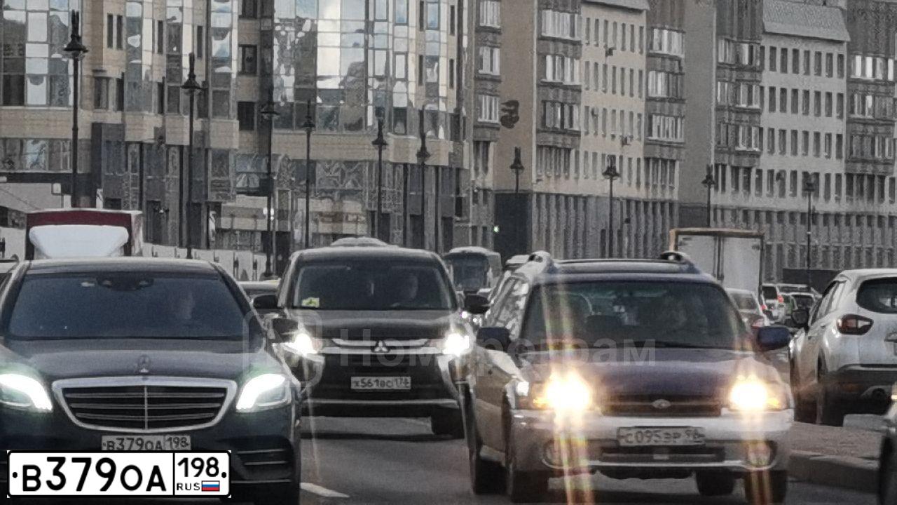 Фото автомобиля MERCEDES-BENZ S 350 D 4MATIC, 2018 — госномер О020ОО53. Цвет: ЧЕРНЫЙ