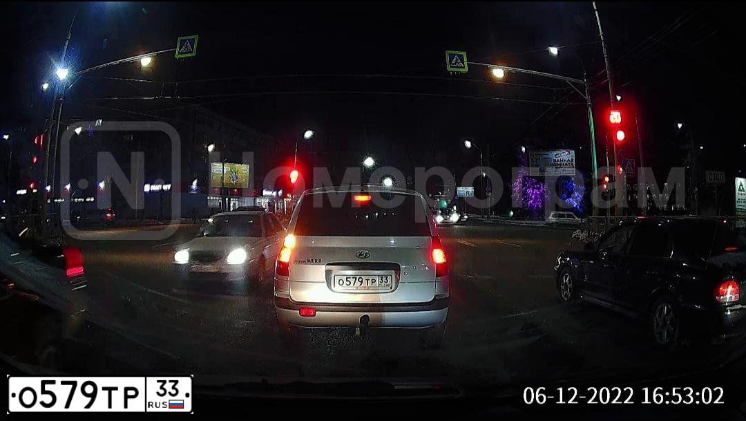Фото автомобиля HYUNDAI MATRIX, 2007 — госномер Р880ТУ11. Цвет: СЕРЕБРИСТЫЙ