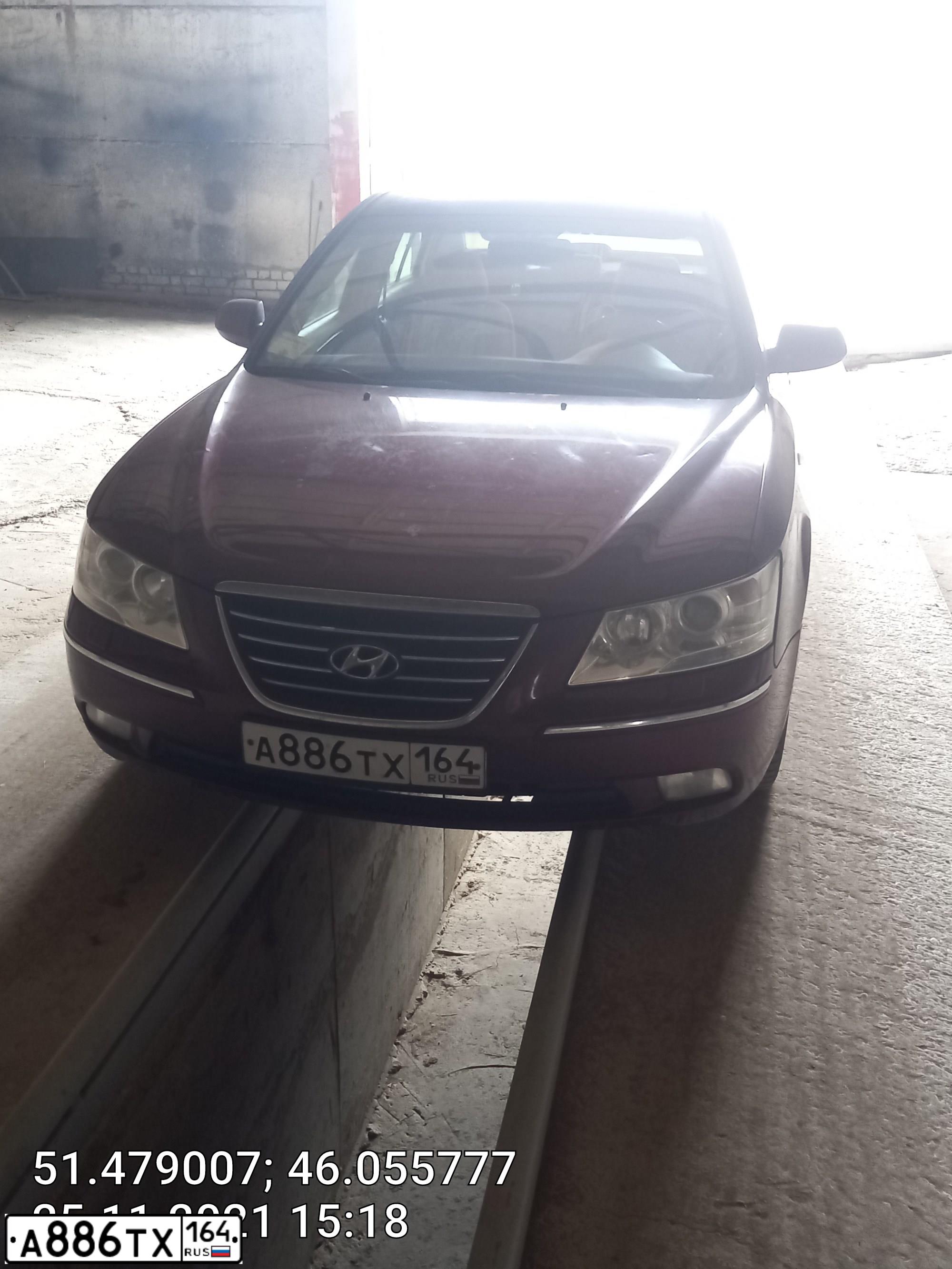 Фото автомобиля HYUNDAI SONATA, 2008 — госномер Р197ВТ64. Цвет: ТЕМНО КРАСНЫЙ