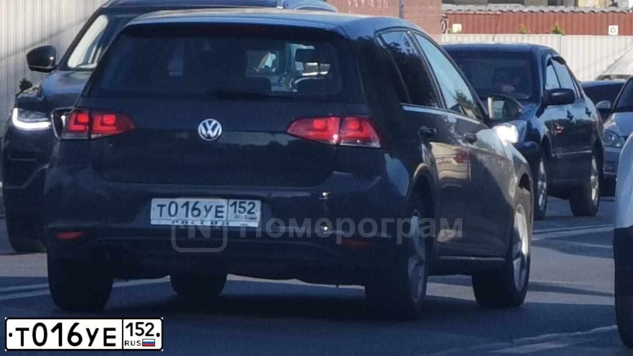 Фото автомобиля VOLKSWAGEN GOLF, 2013 — госномер Т016УЕ152. Цвет: СЕРЫЙ