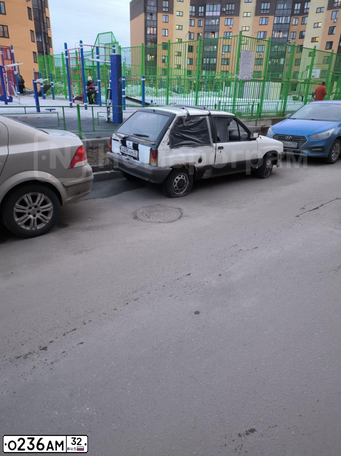 Фото автомобиля OPEL CORSA, 1985 — госномер С525СР797. Цвет: Белый