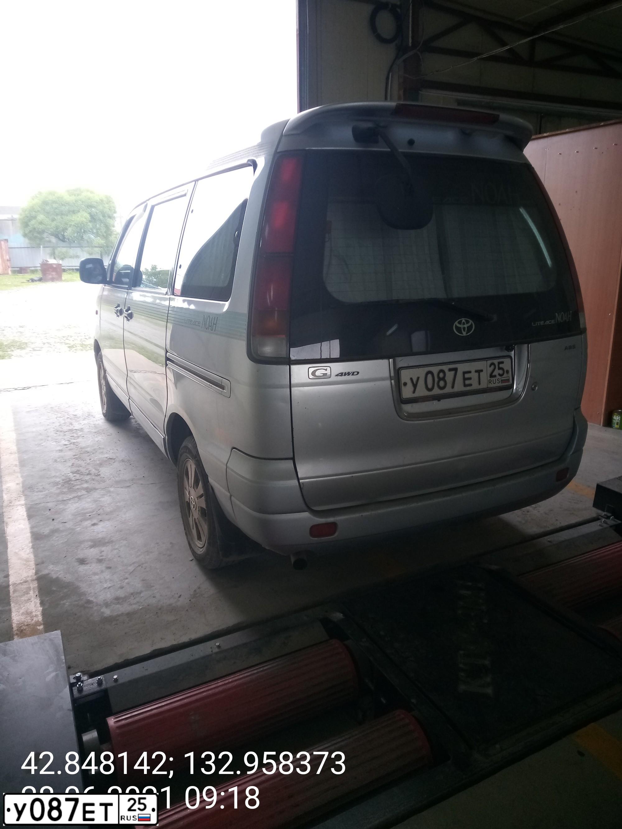Фото автомобиля TOYOTA LITEACE, 1982 — госномер У087ЕТ25