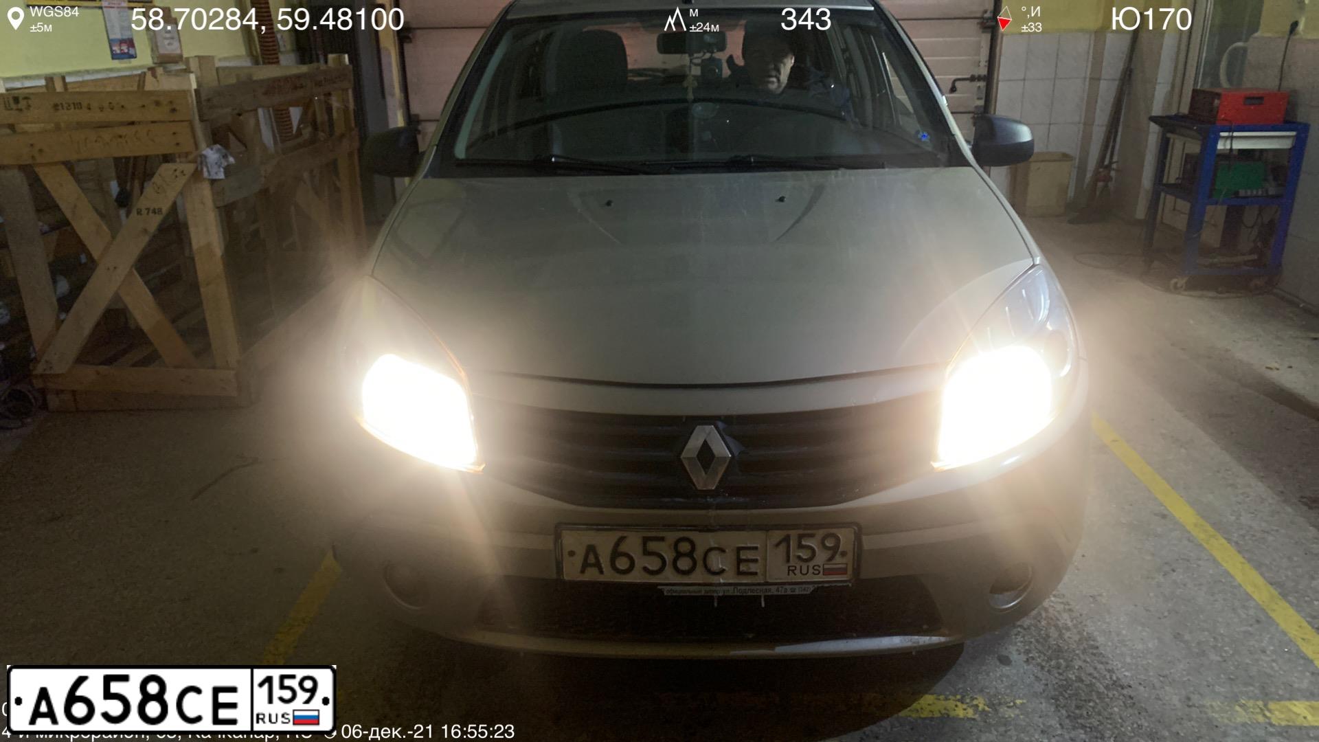 Фото автомобиля RENAULT SANDERO, 2011 — госномер А658СЕ159. Цвет: БЕЖЕВЫЙ