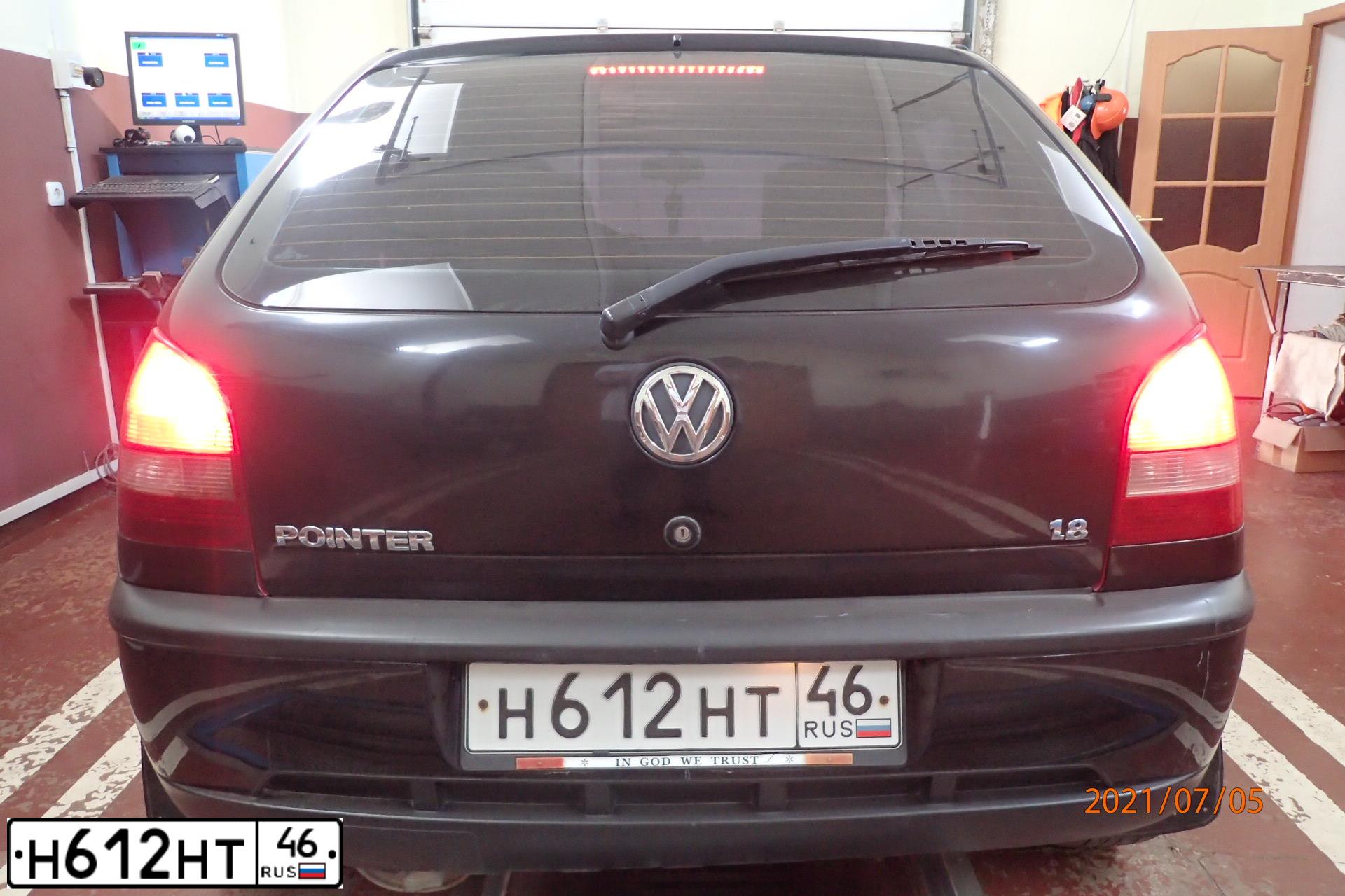 Фото автомобиля VOLKSWAGEN POINTER, 2005 — госномер Н612НТ46. Цвет: ЧЕРНЫЙ
