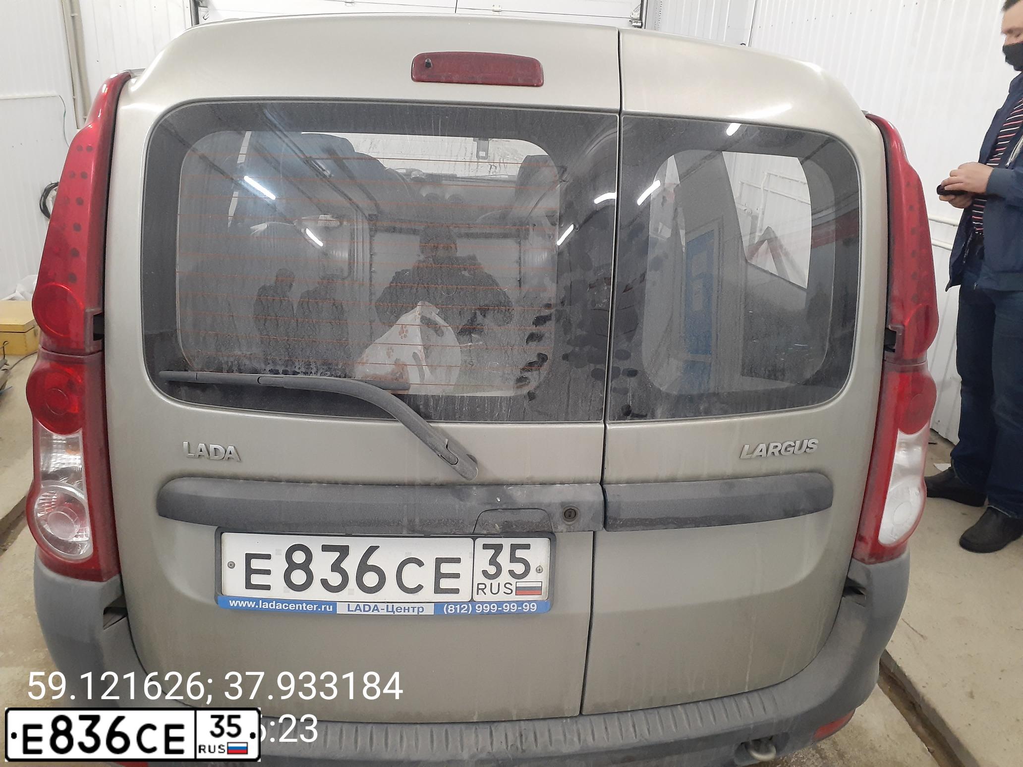 Фото автомобиля LADA LARGUS, 2015 — госномер Е836СЕ35. Цвет: СЕРО-БЕЖЕВЫЙ