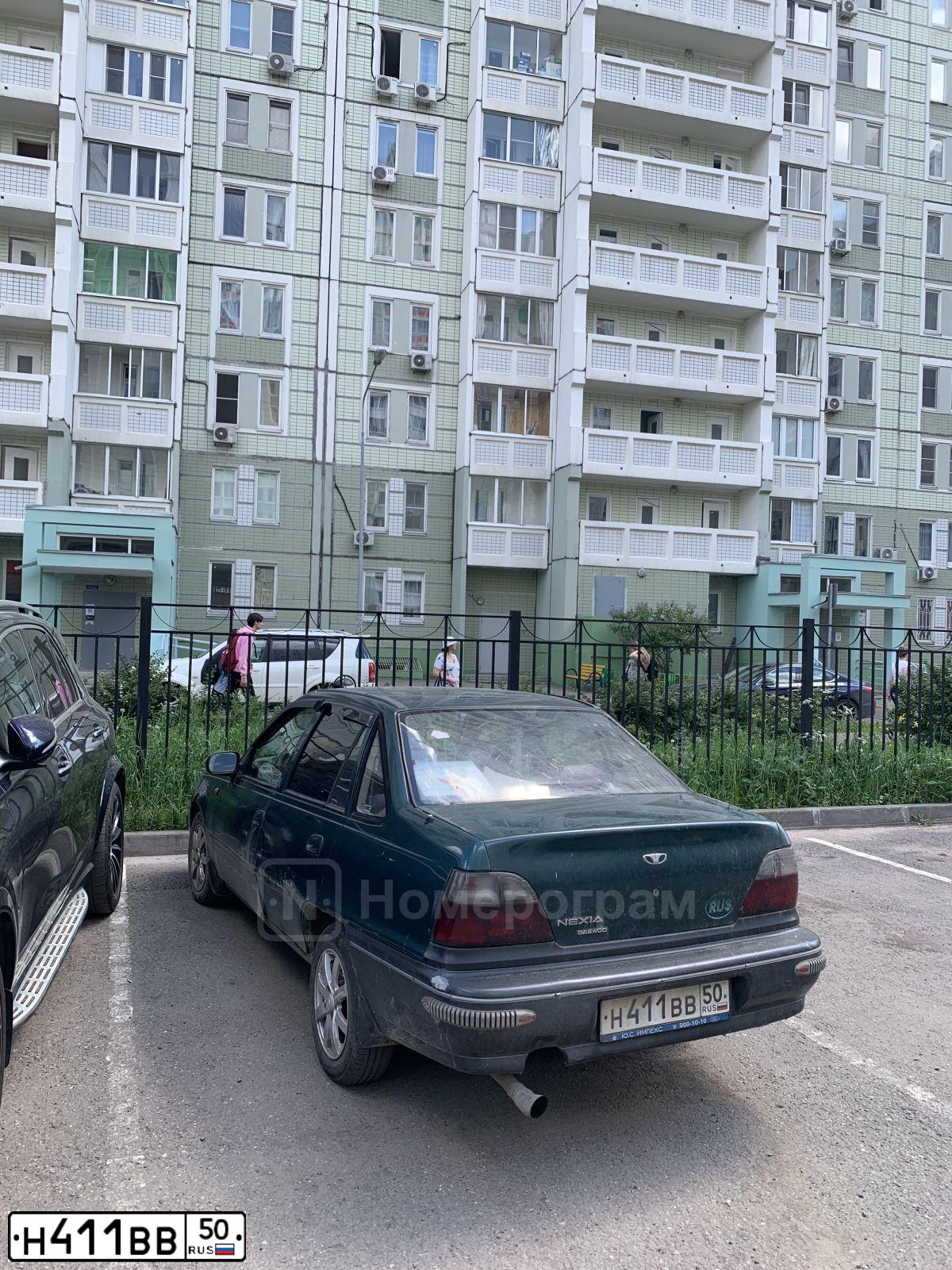 Фото автомобиля FORD FOCUS, 2006 — госномер Р266АК40. Цвет: СЕРЕБРИСТЫЙ