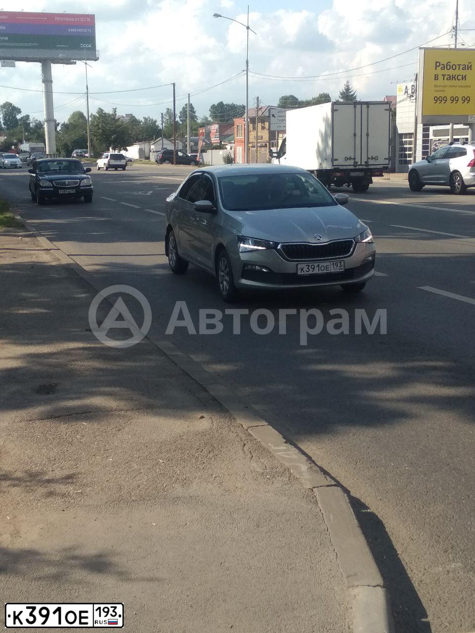 Фото автомобиля SKODA RAPID, 2021 — госномер К391ОЕ193. Цвет: СЕРЫЙ
