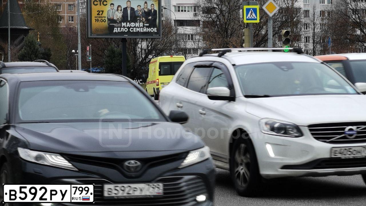 Фото автомобиля TOYOTA CAMRY, 2020 — госномер В735ХК37. Цвет: ЧЕРНЫЙ