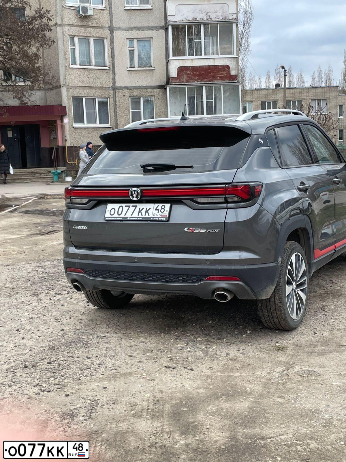 Фото автомобиля LADA VESTA, 2019 — госномер О077КК48. Цвет: КОРИЧНЕВЫЙ