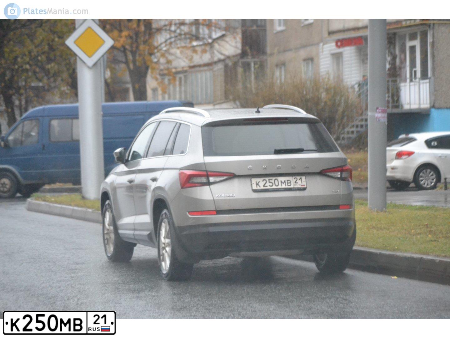 Фото автомобиля SKODA KODIAQ, 2019 — госномер К250МВ21. Цвет: БЕЖЕВЫЙ