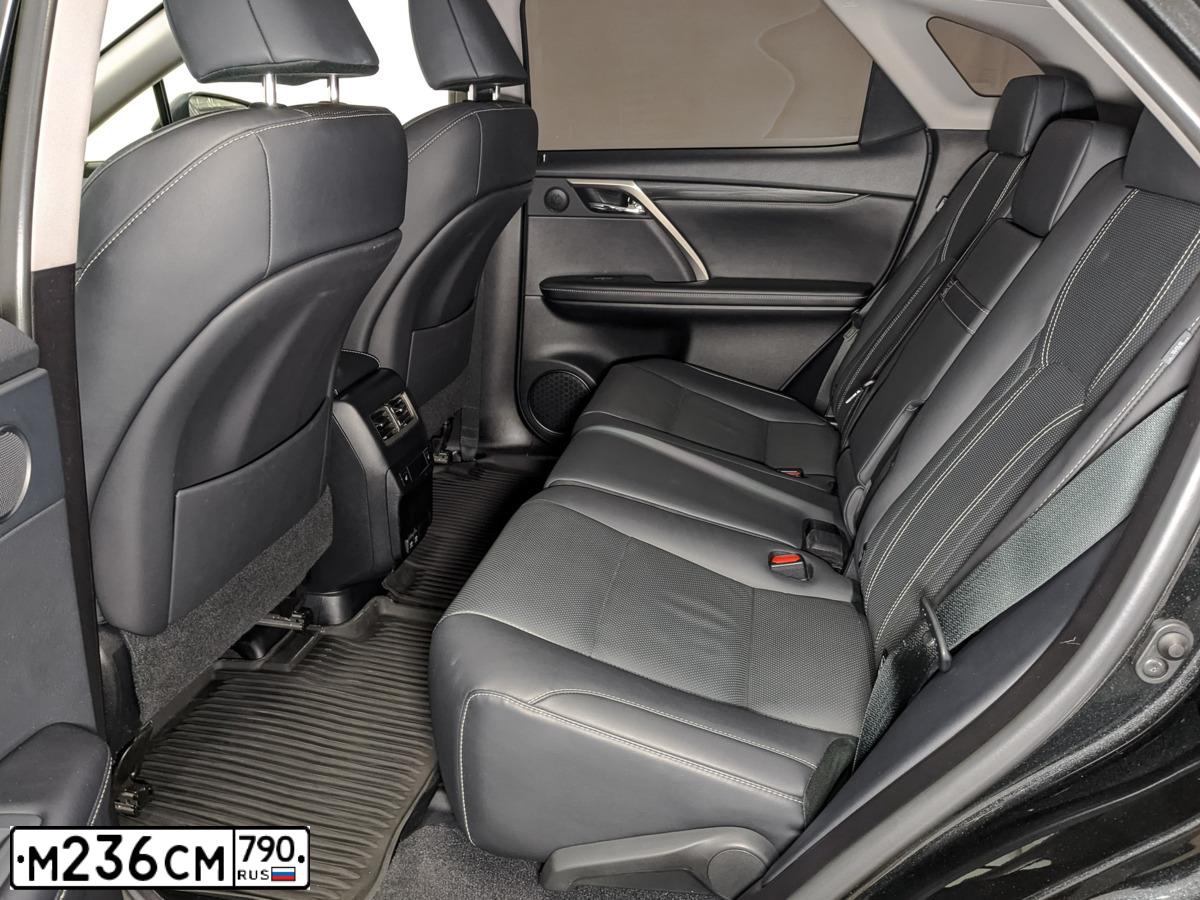 Фото автомобиля LEXUS RX, 2020 — госномер М236СМ790. Цвет: ЧЕРНЫЙ