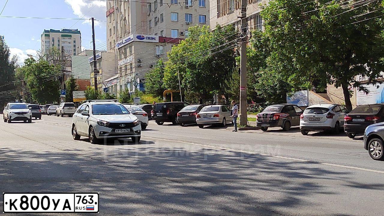 Фото автомобиля LADA 2114 SAMARA, 2004 — госномер Е540ТУ32. Цвет: СРЕД СЕРО-ЗЕЛЕНЫЙ МЕТ