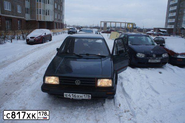 Фото автомобиля VOLKSWAGEN GOLF, 2002 — госномер С977УЕ198
