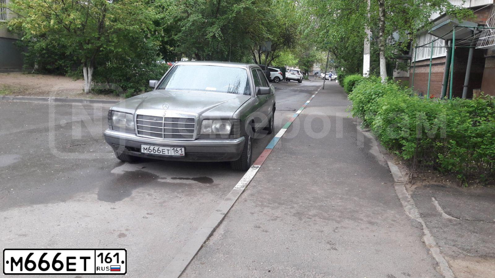 Фото автомобиля VOLKSWAGEN TRANSPORTER, 1991 — госномер М666ЕТ161. Цвет: СЕРЕБРИСТЫЙ