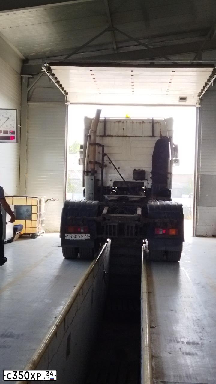 Фото автомобиля MAZ 6430 /6X4/, 2012 — госномер С350ХР34. Цвет: Белый