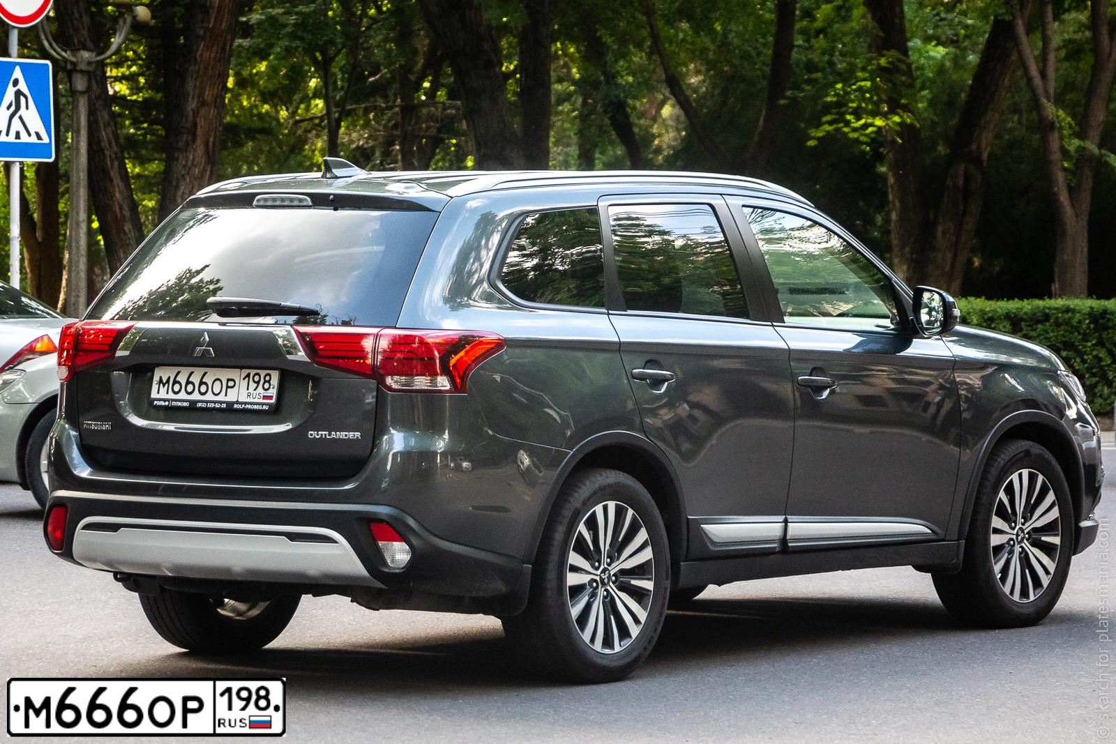 Фото автомобиля MITSUBISHI OUTLANDER, 2019 — госномер М666ОР198. Цвет: СЕРЫЙ