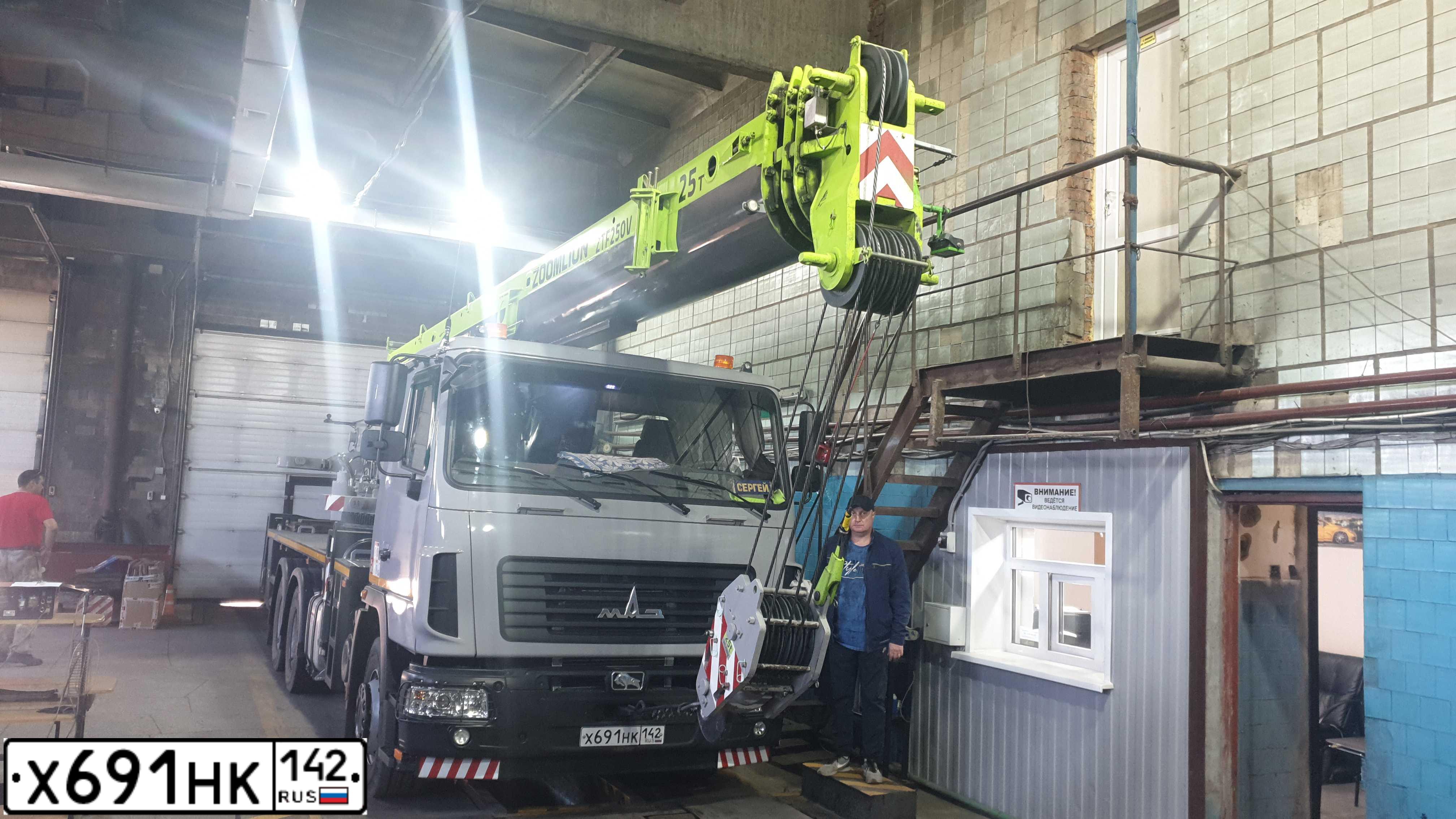 Фото автомобиля ZM(ЗУМЛИОН-МАЗ) ZMC-25-1C, 2022 — госномер М106ОМ142. Цвет: СЕРЫЙ