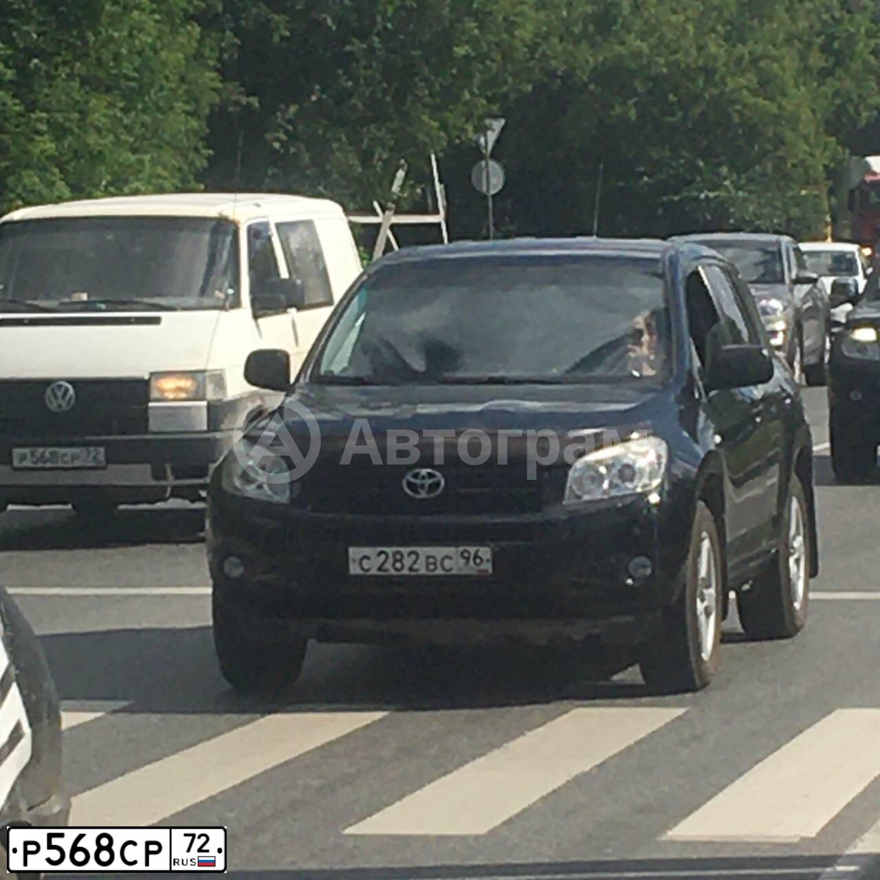 Фото автомобиля VOLKSWAGEN TRANSPORTER, 1994 — госномер Х777ЕА72. Цвет: Белый