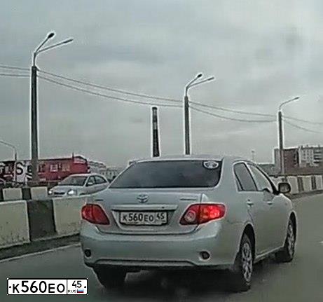 Фото автомобиля TOYOTA COROLLA, 2008 — госномер К560ЕО45. Цвет: СЕРЕБРИСТЫЙ