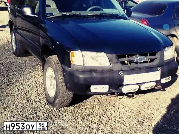 Фото автомобиля CHEVROLET BLAZER, 1997 — госномер Р467ОВ196. Цвет: Темно-зеленый