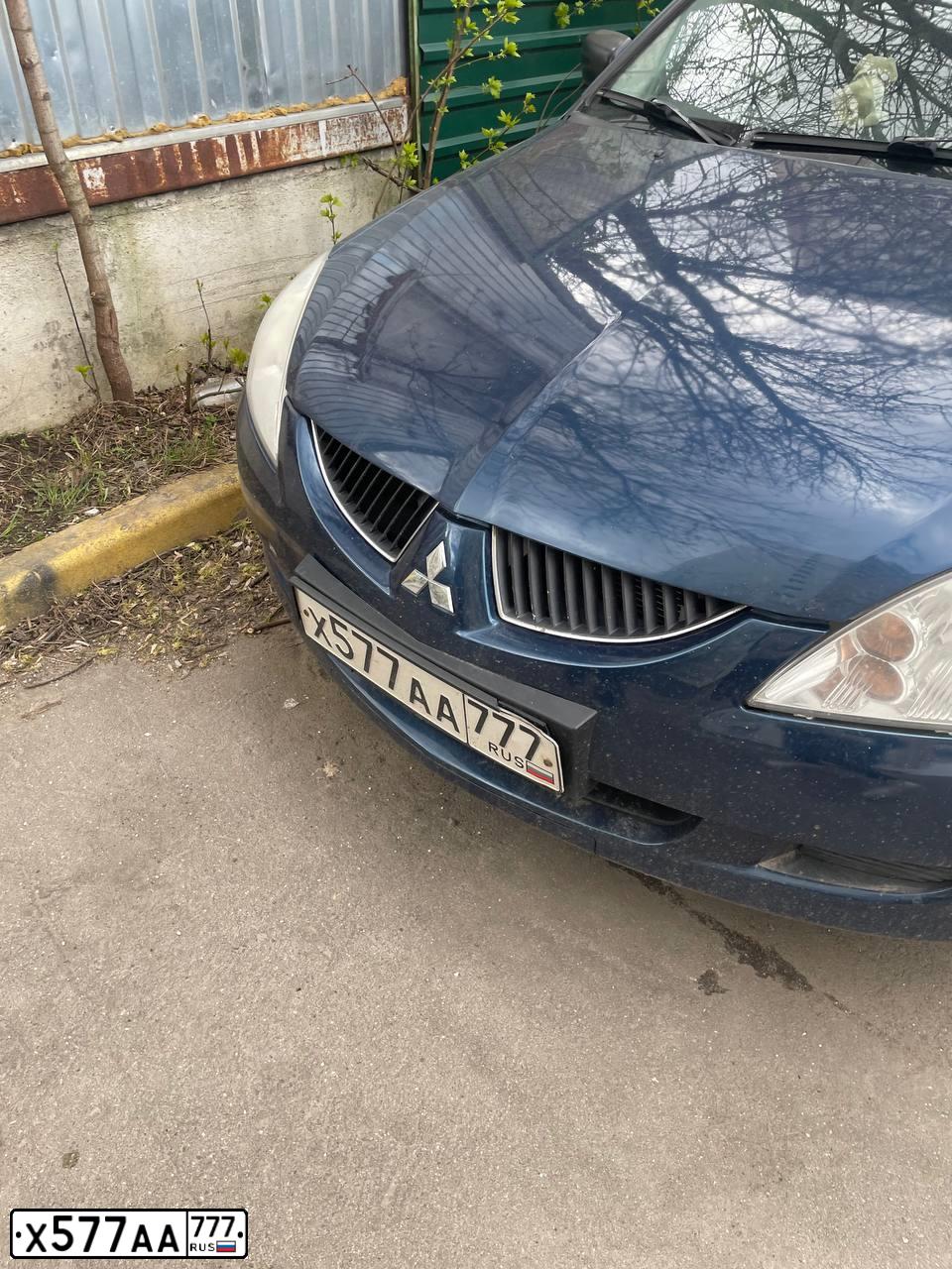 Фото автомобиля MERCEDES E-KLASSE, 2002 — госномер Н748ХЕ77. Цвет: ЧЕРНЫЙ