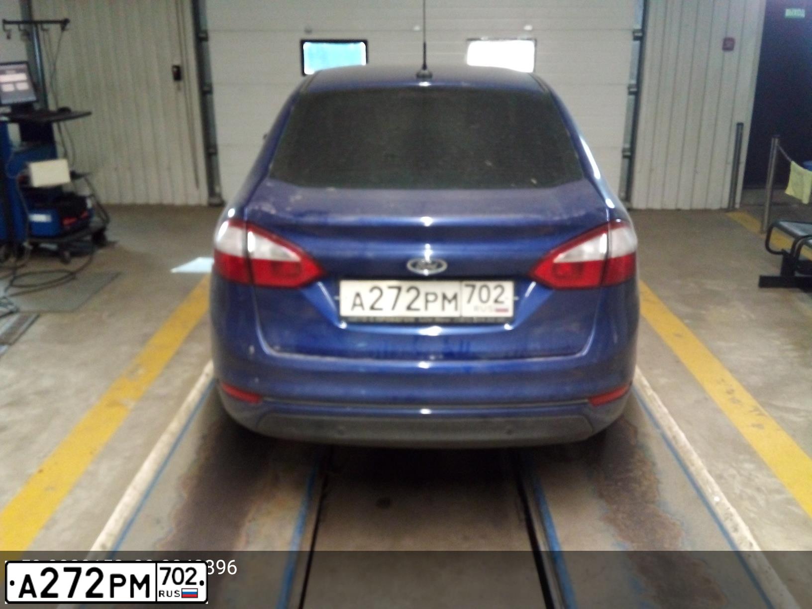 Фото автомобиля FORD FIESTA / ASPIRE, 2016 — госномер А272РМ702. Цвет: синий