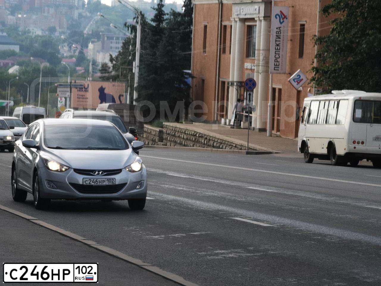 Фото автомобиля HYUNDAI ELANTRA, 2011 — госномер С246НР102. Цвет: Серебристый
