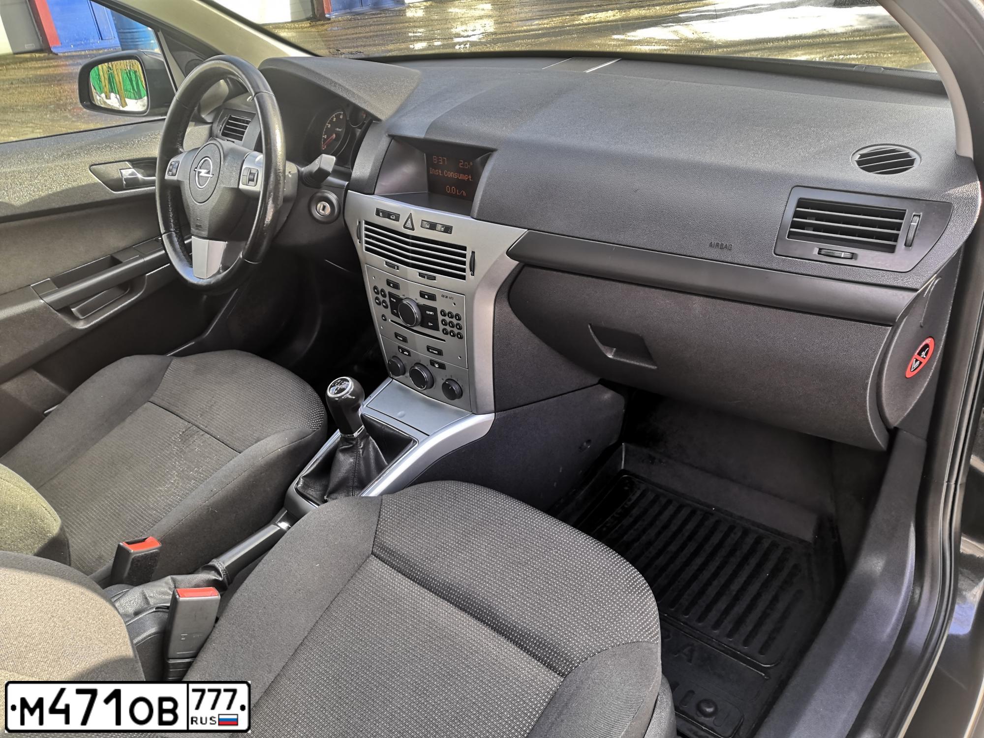 Фото автомобиля OPEL ASTRA, 2011 — госномер В383СК43. Цвет: ЧЕРНЫЙ