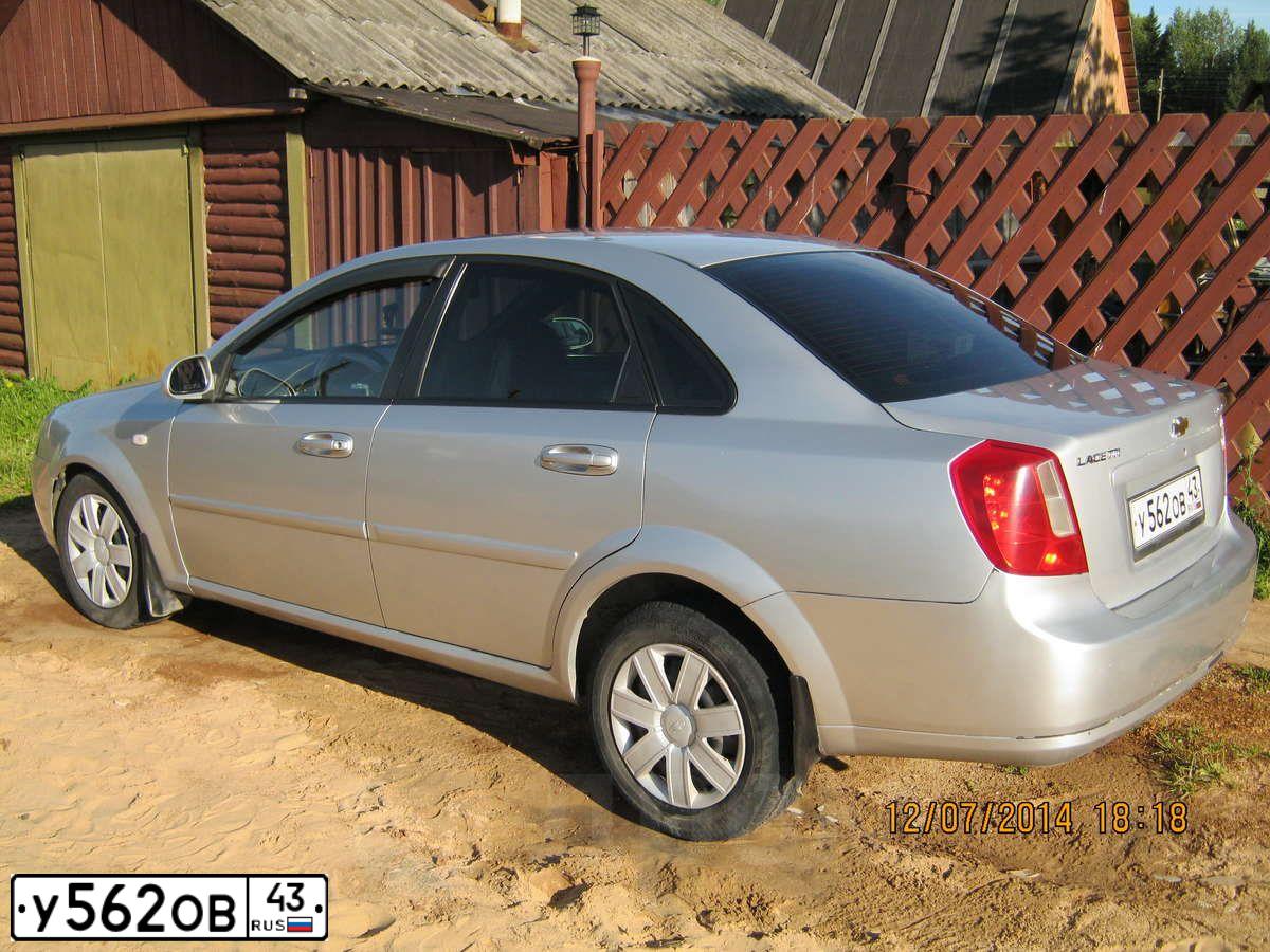 Фото автомобиля CHEVROLET LACETTI, 2005 — госномер У562ОВ43. Цвет: Серебристый