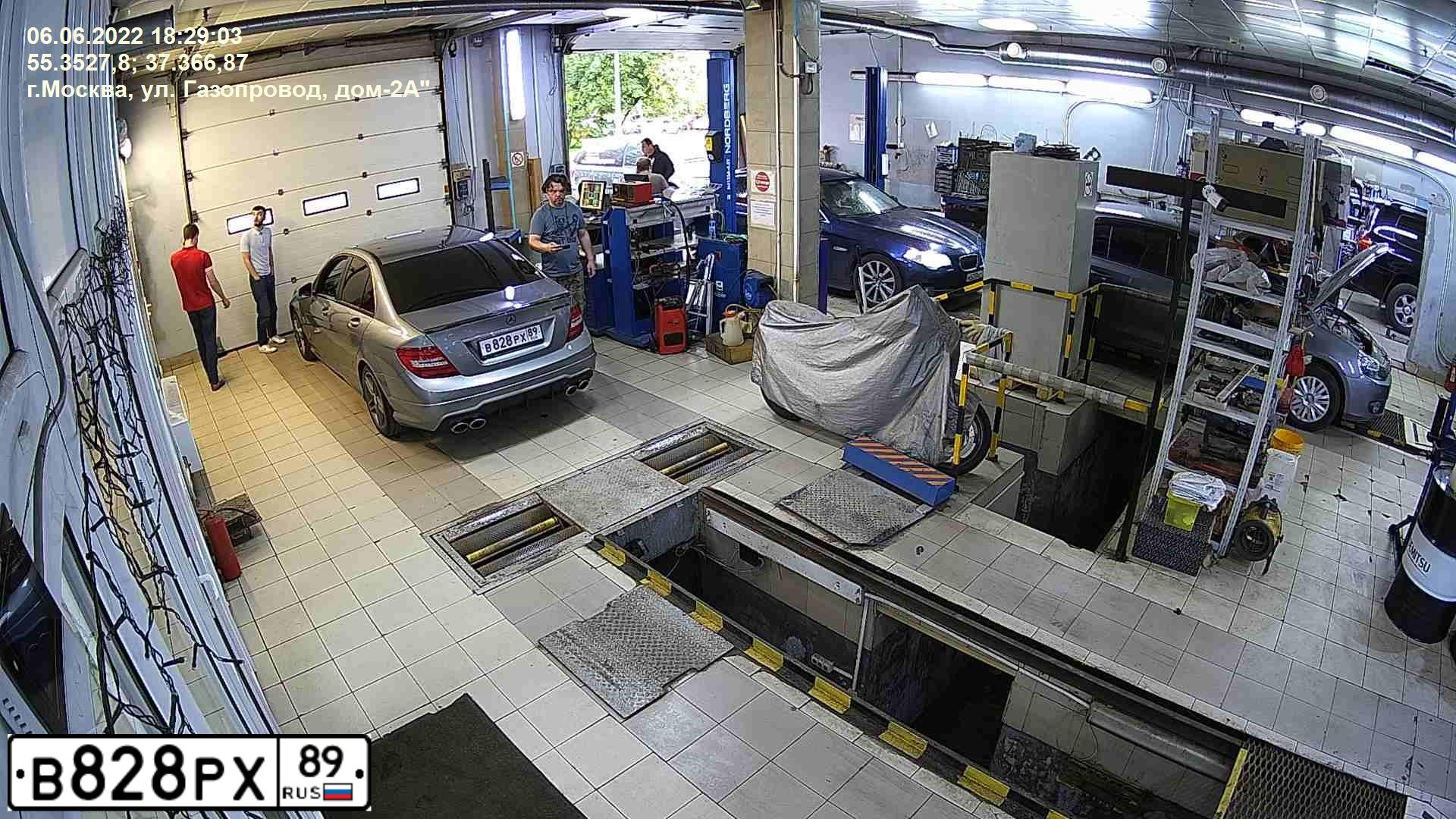 Фото автомобиля MERCEDES-BENZ C180, 2013 — госномер Н263КВ761. Цвет: Серый