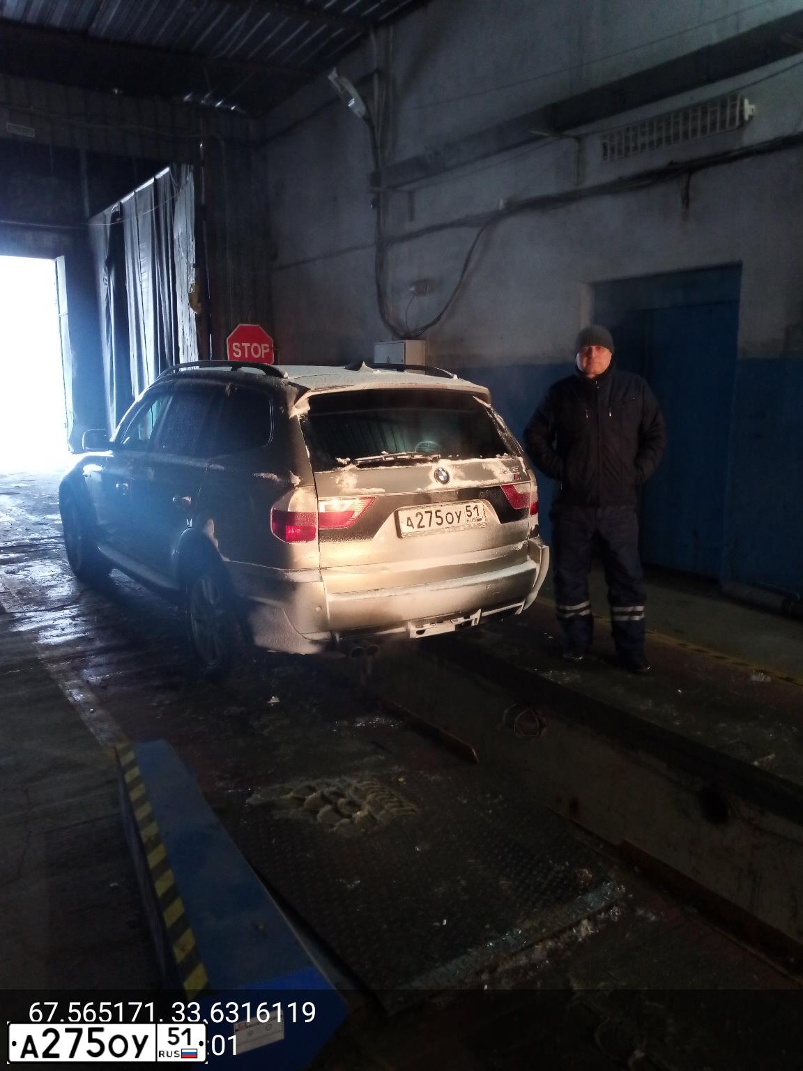 Фото автомобиля BMW X3, 2007 — госномер А275ОУ51. Цвет: СЕРЫЙ