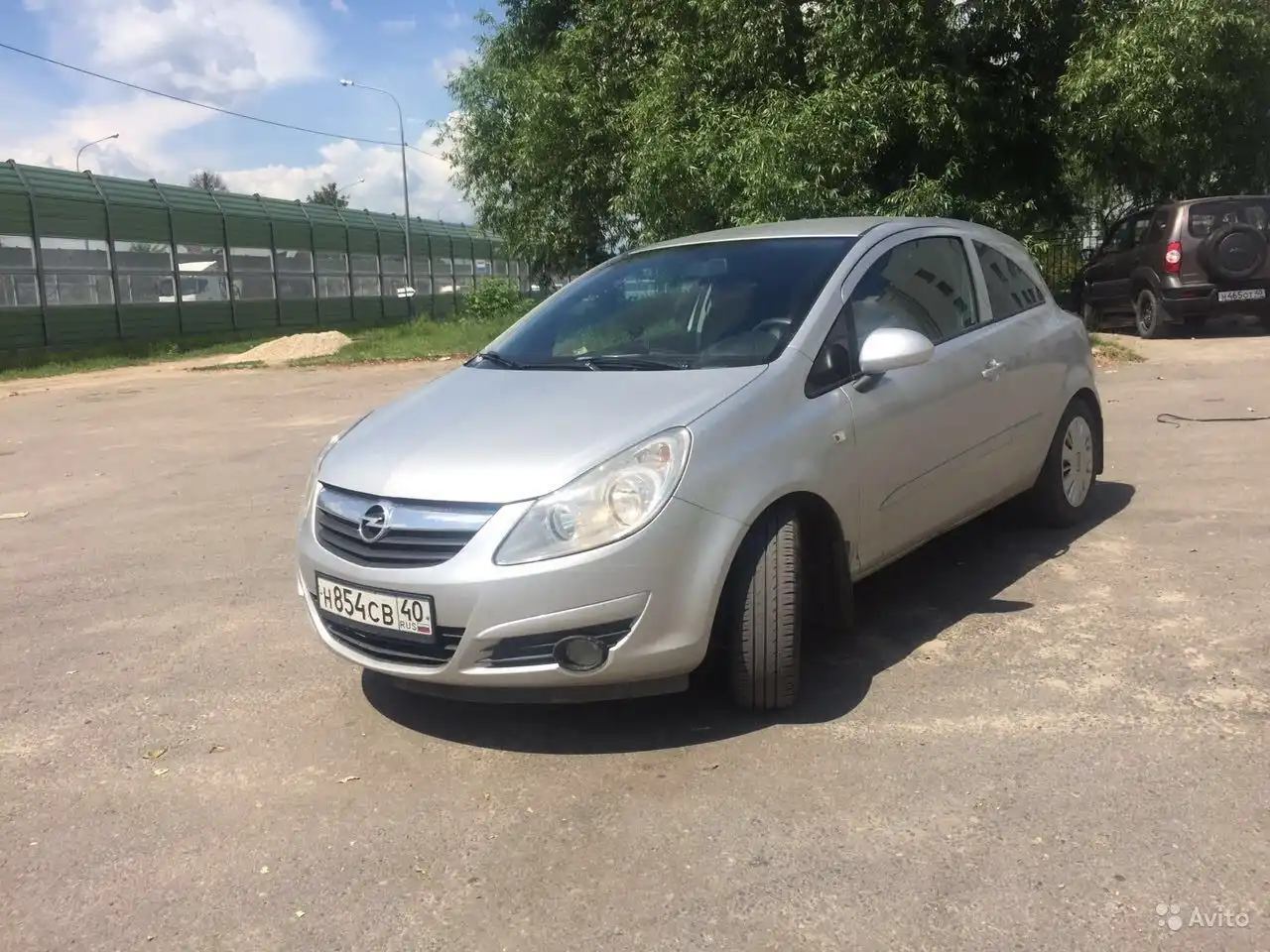 Фото автомобиля OPEL CORSA, 2007 — госномер К070ТУ40. Цвет: СЕРЕБРИСТЫЙ