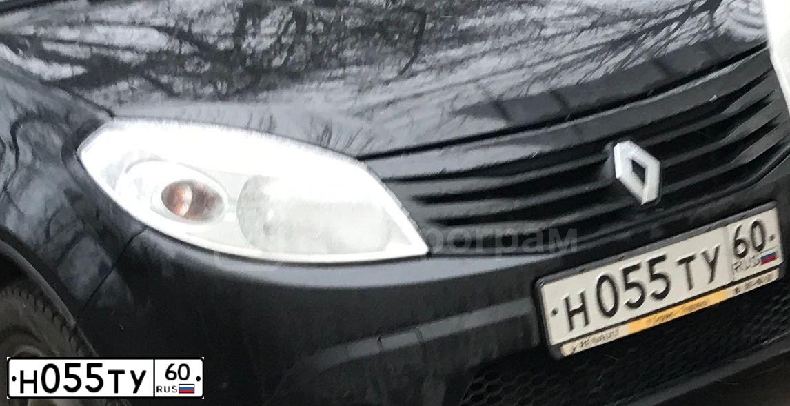 Фото автомобиля RENAULT SANDERO, 2011 — госномер Н055ТУ60. Цвет: ЧЕРНЫЙ