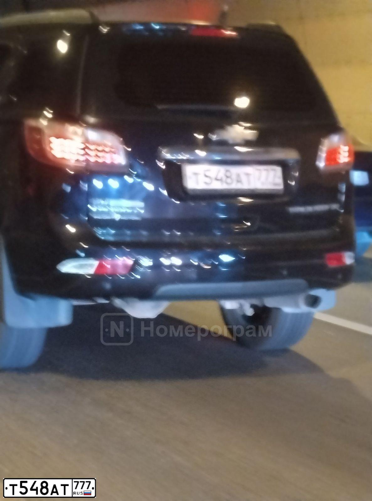 Фото автомобиля CHEVROLET TRAILBLAZER, 2013 — госномер Т548АТ777. Цвет: ЧЕРНЫЙ
