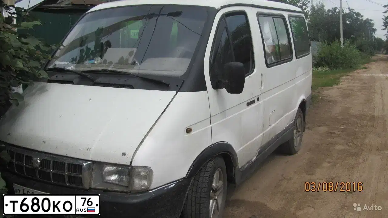 Фото автомобиля GAZ 2217 SOBOL, 2000 — госномер Т680КО76. Цвет: СЕРО-БЕЛЫЙ